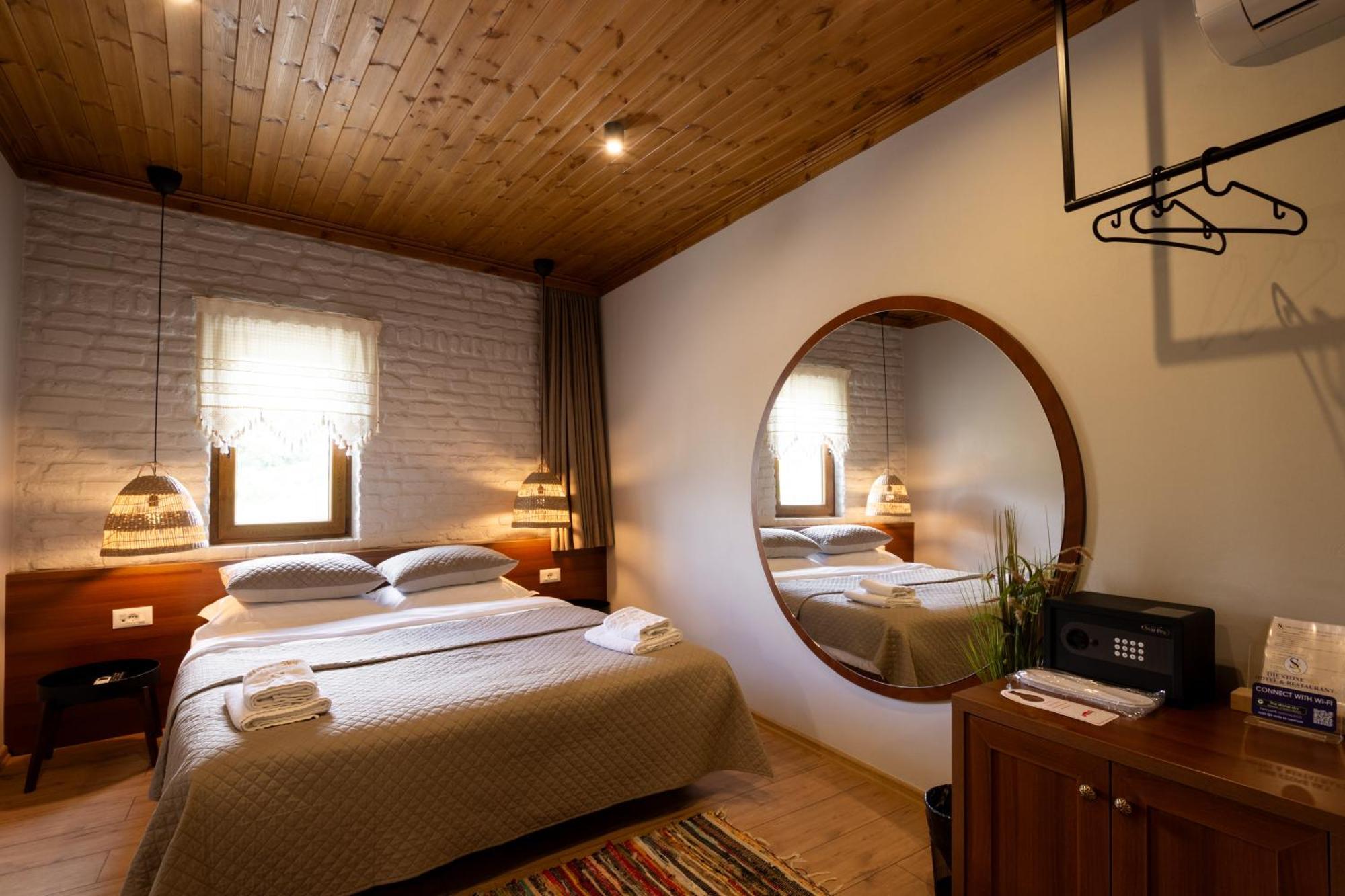The Stone Sky Hotel Gjirokastër Exteriör bild