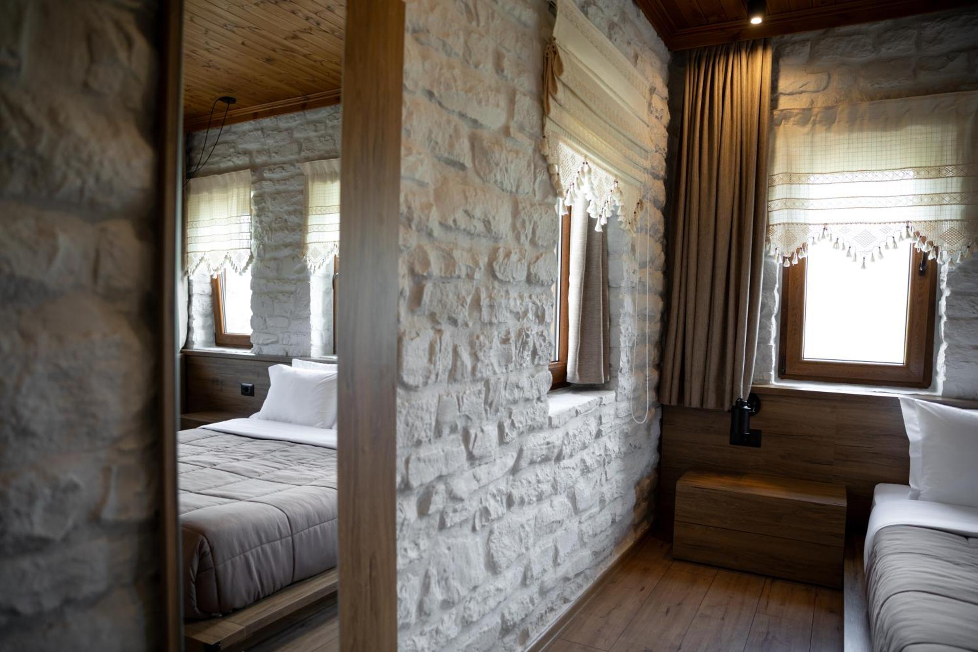 The Stone Sky Hotel Gjirokastër Exteriör bild