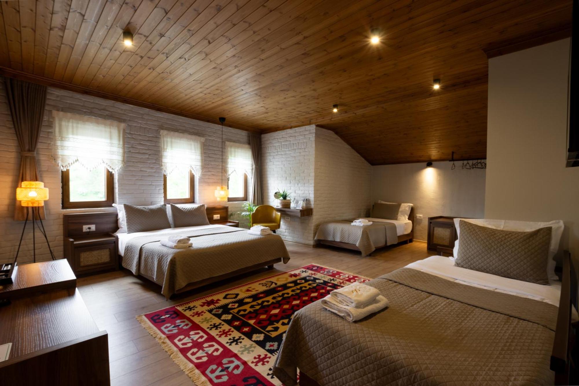 The Stone Sky Hotel Gjirokastër Exteriör bild