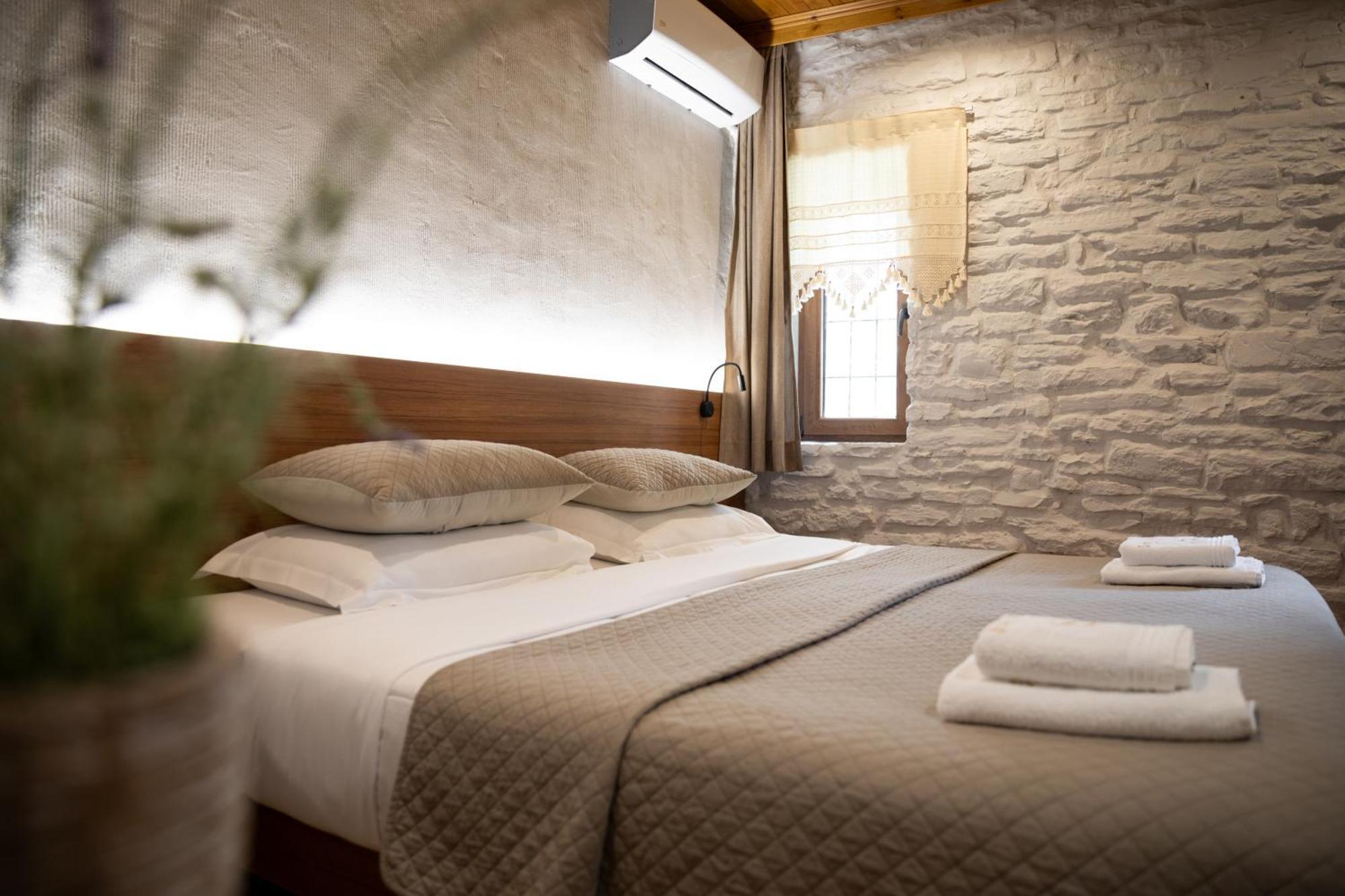 The Stone Sky Hotel Gjirokastër Exteriör bild