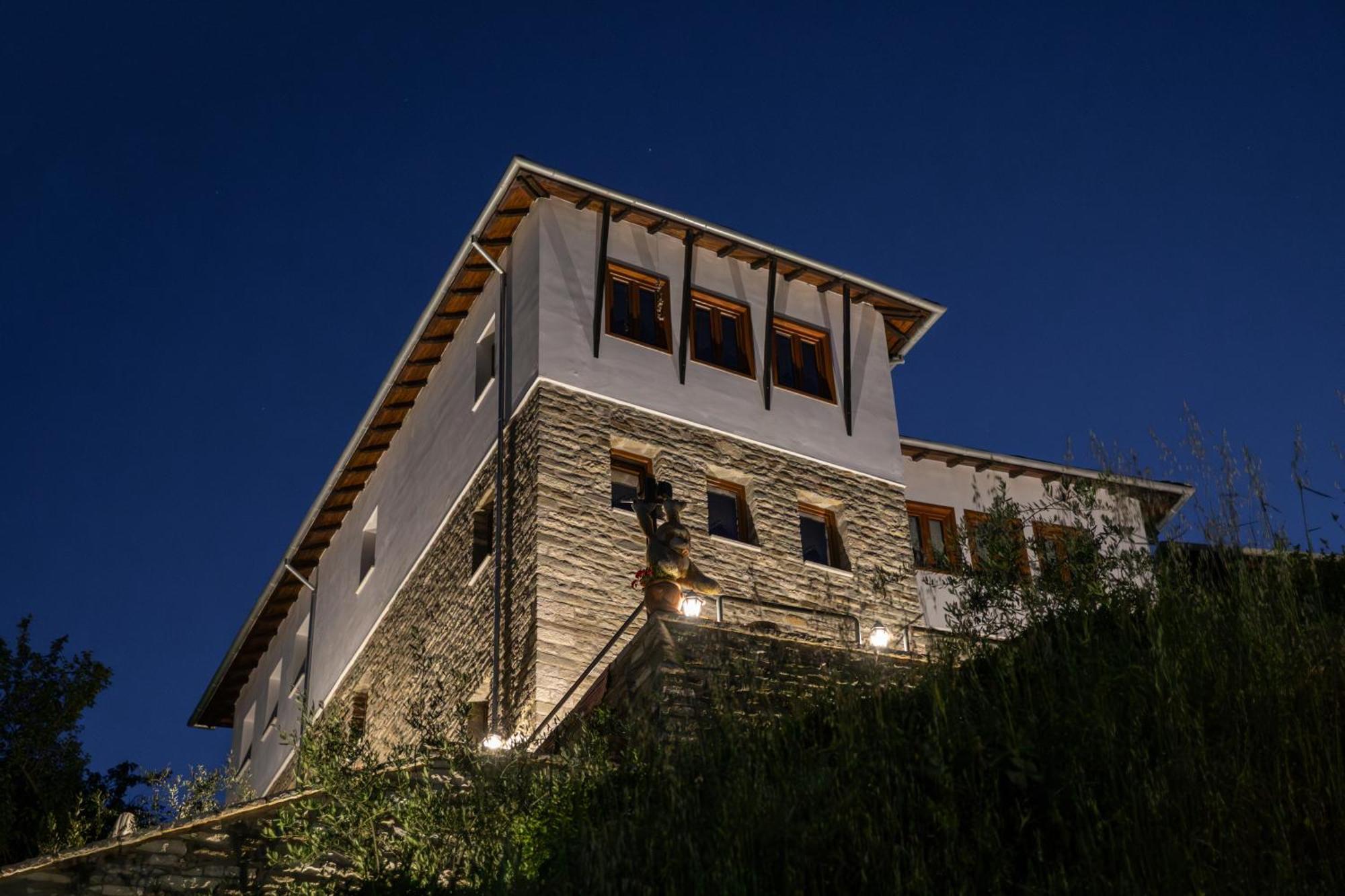 The Stone Sky Hotel Gjirokastër Exteriör bild