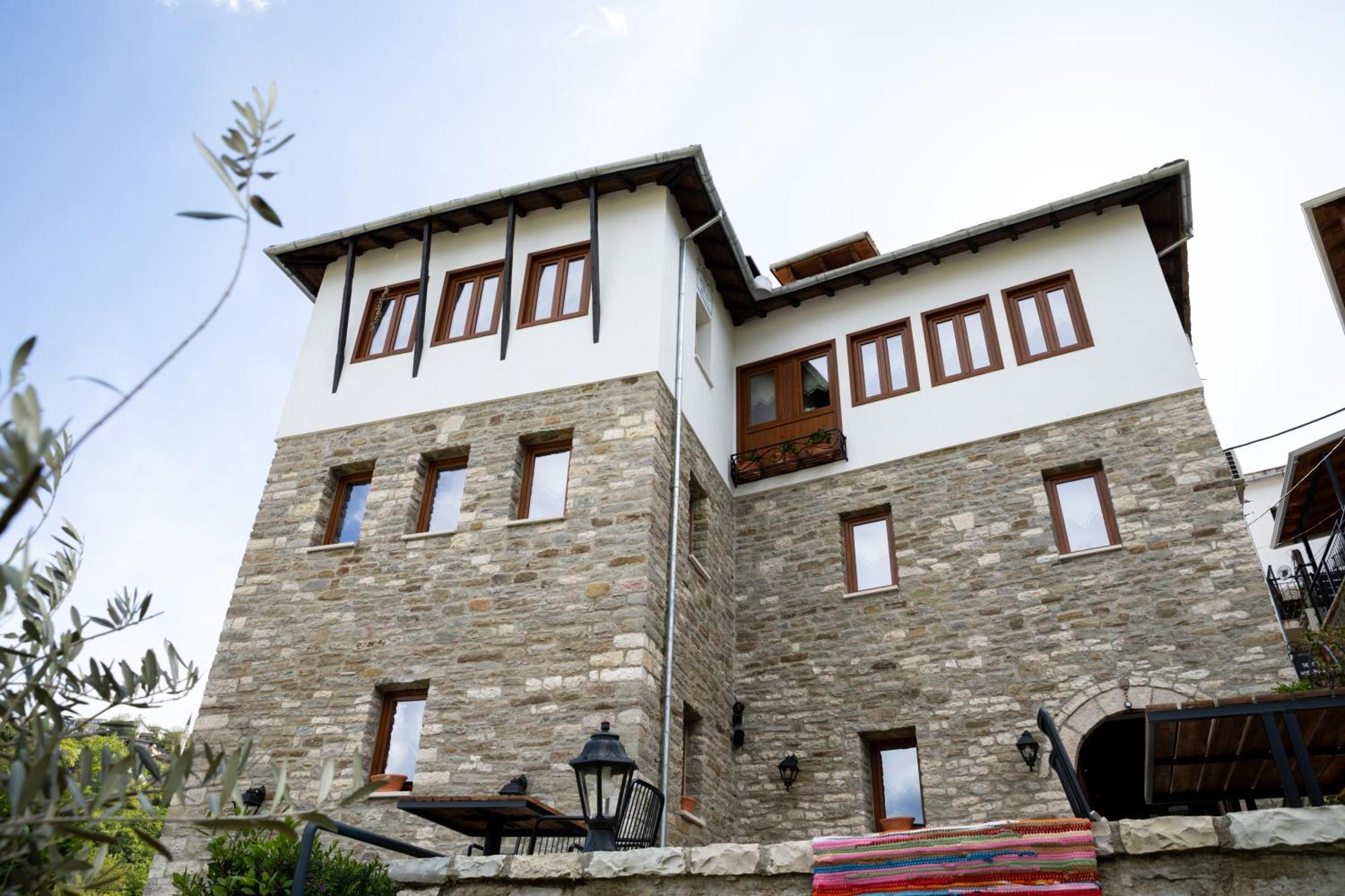 The Stone Sky Hotel Gjirokastër Exteriör bild