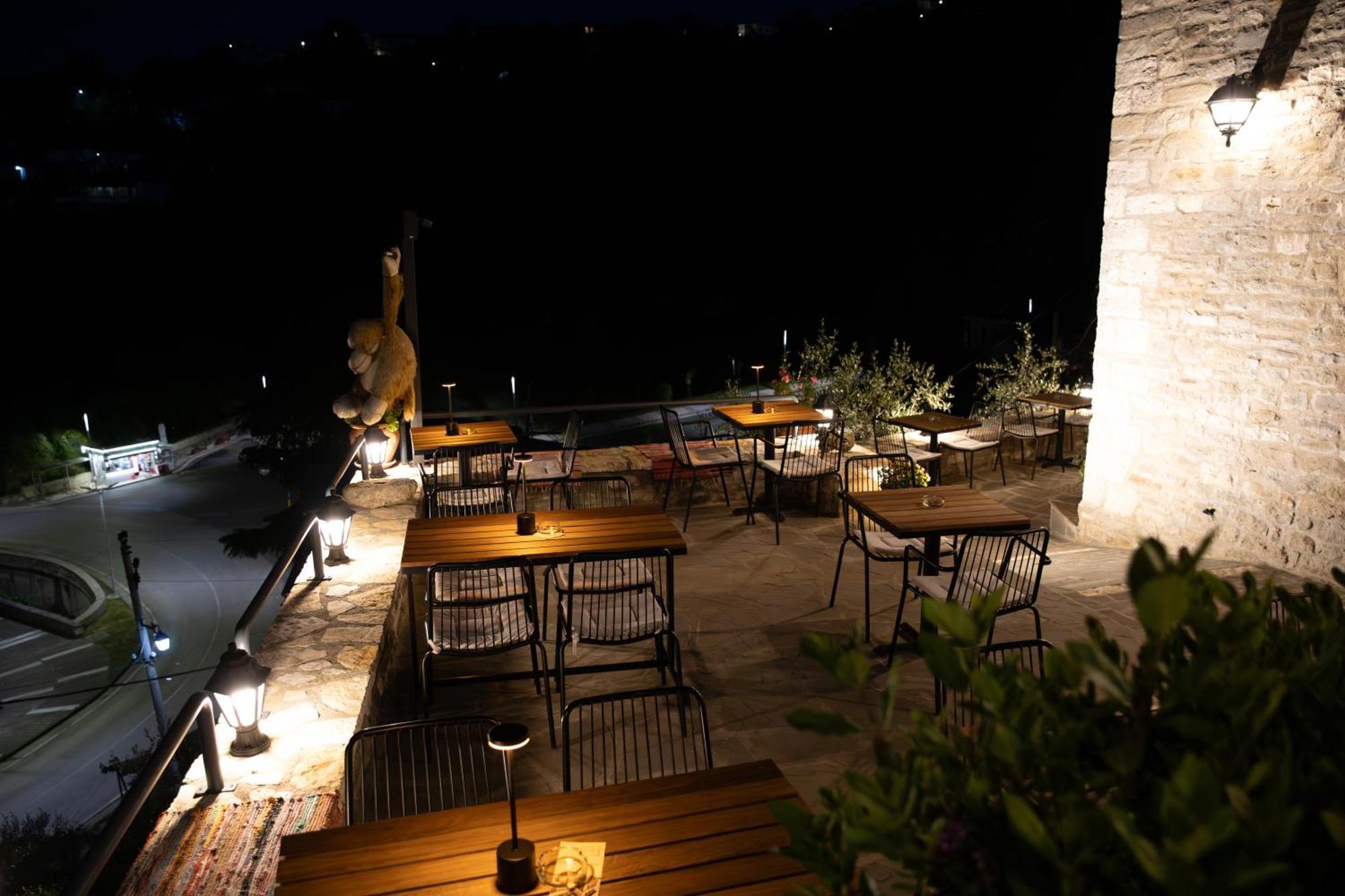 The Stone Sky Hotel Gjirokastër Exteriör bild